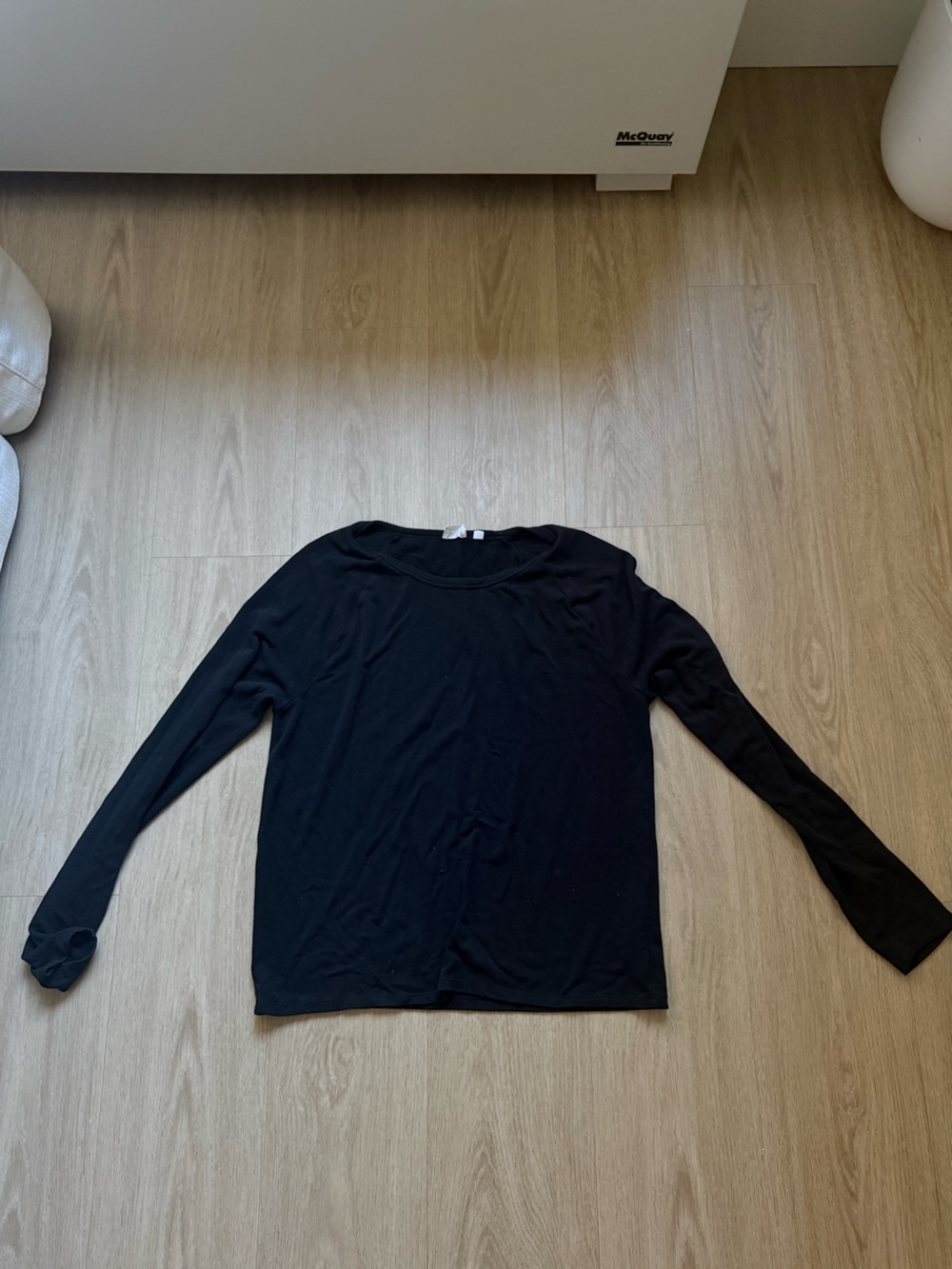 Aritzia Wilfred Free Black Long Sleeve Sweater